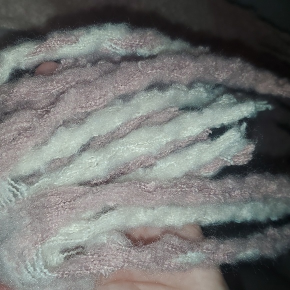 Plaid Scarf with tassels - Picture 5 of 5